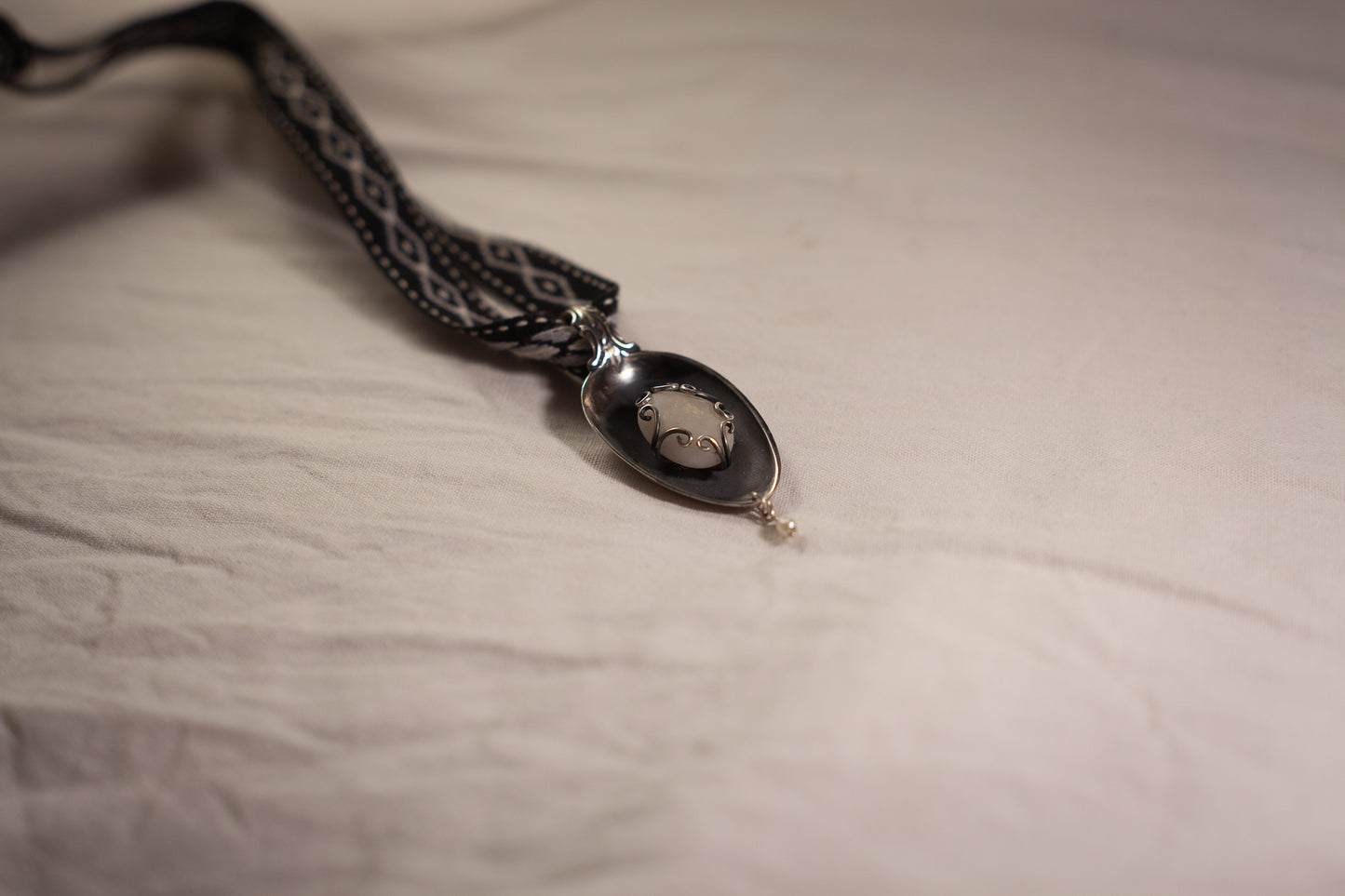 ཐི༏ཋྀ spoon pendant ཐི༏ཋྀ