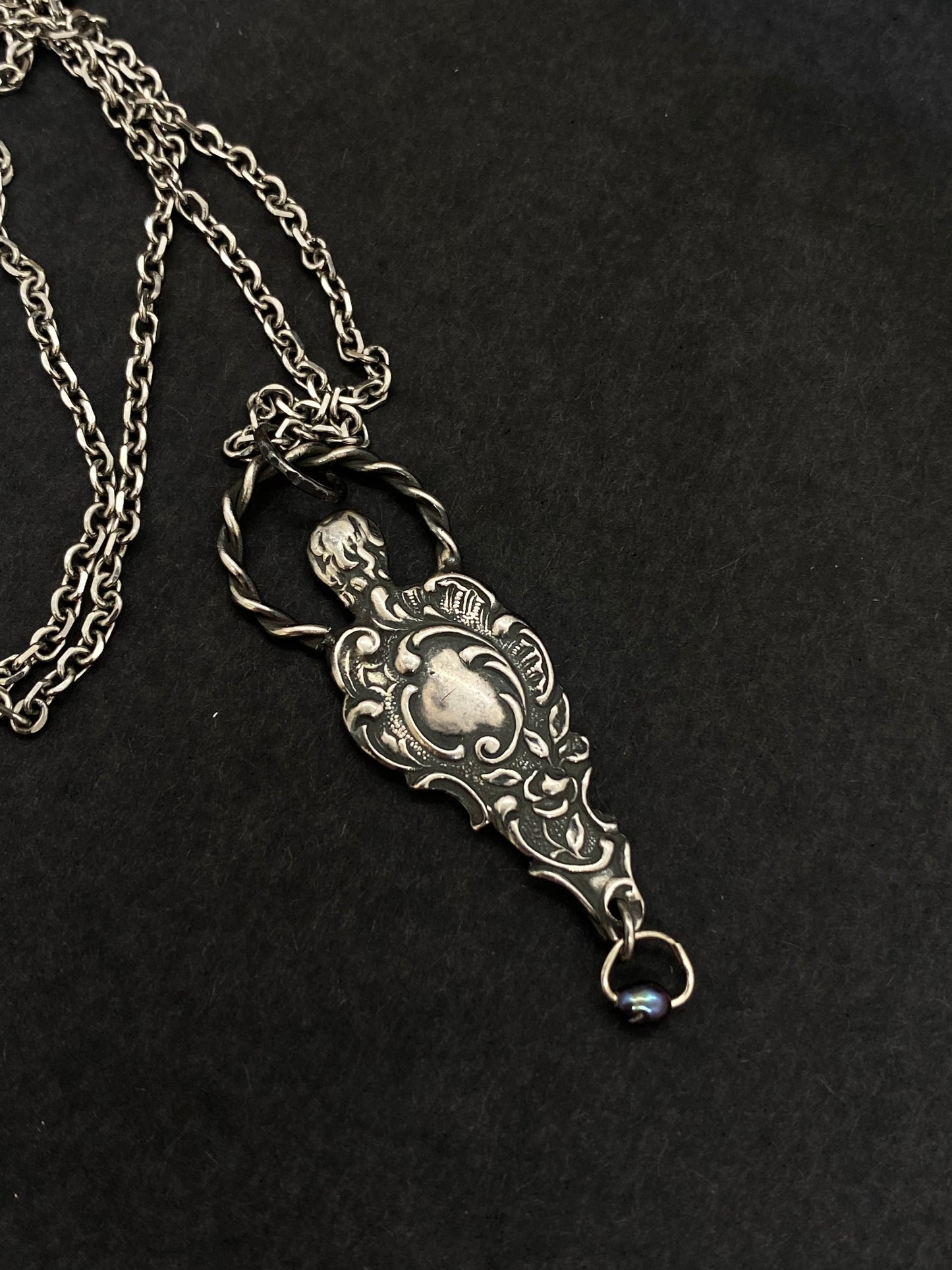 ⎉ keeper of the black pearl pendant ⎉