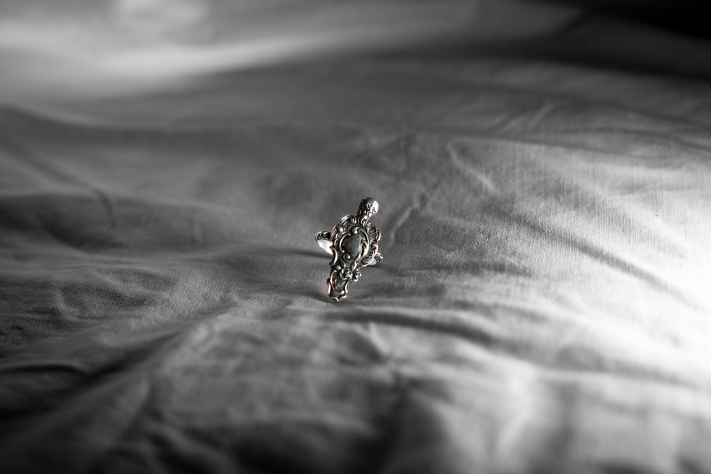 ⚚ cherub of the dark ring ⚚