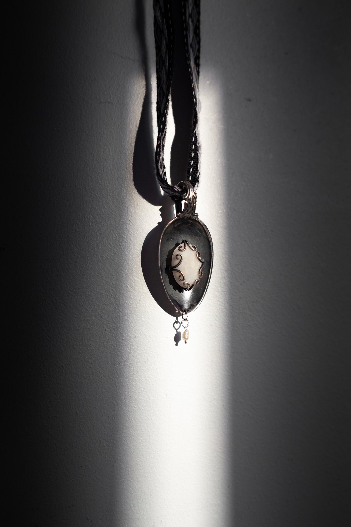 ཐི༏ཋྀ spoon pendant ཐི༏ཋྀ