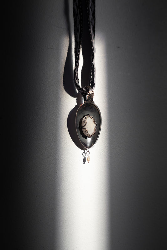 ཐི༏ཋྀ spoon pendant ཐི༏ཋྀ