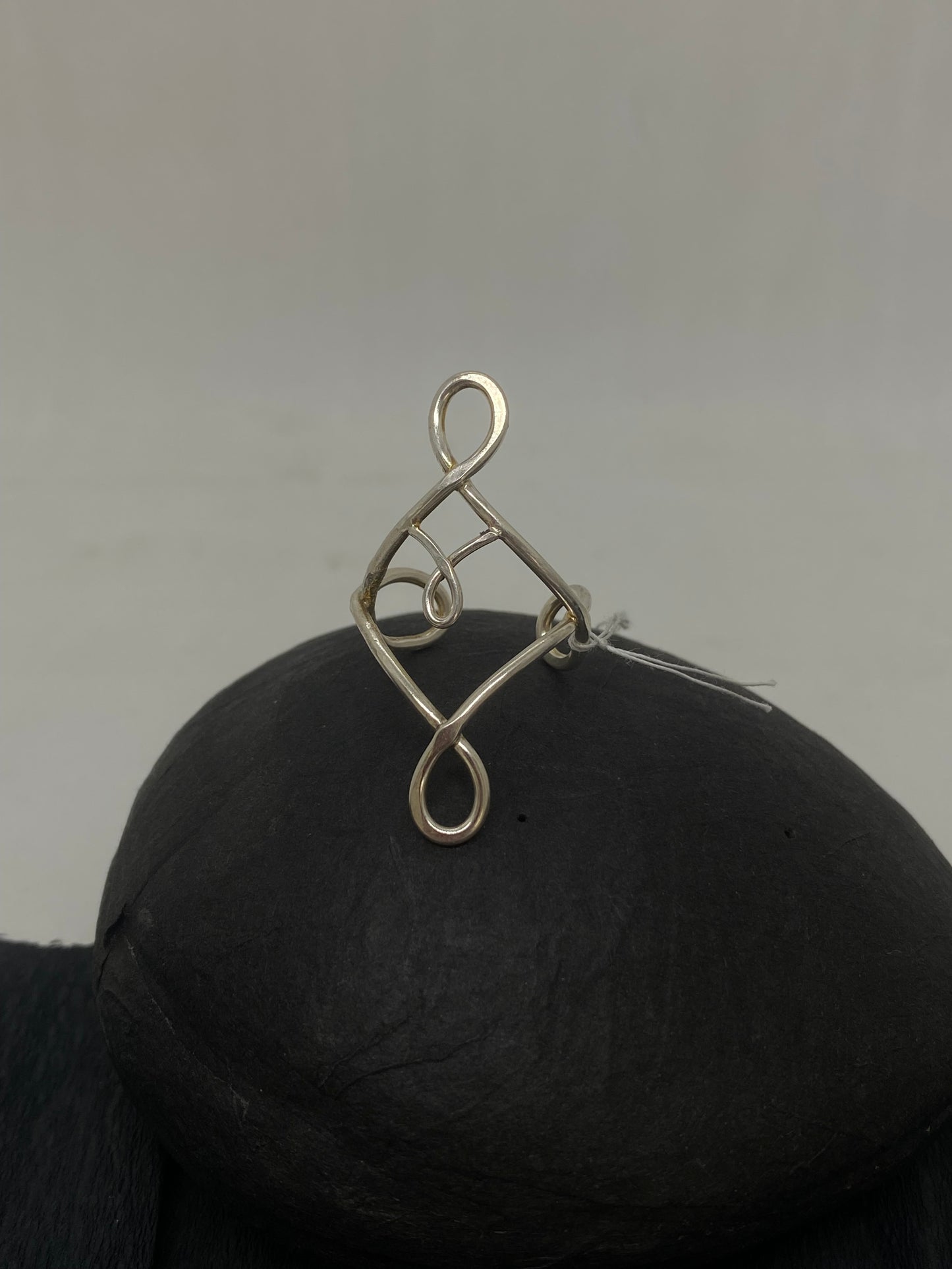 🜟 twisted ring 🜟