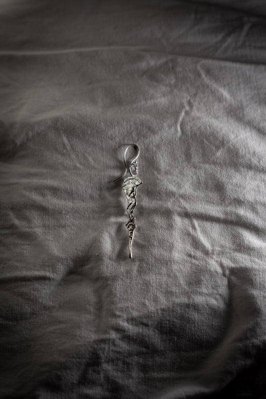 𖤝 holy water 𖤝